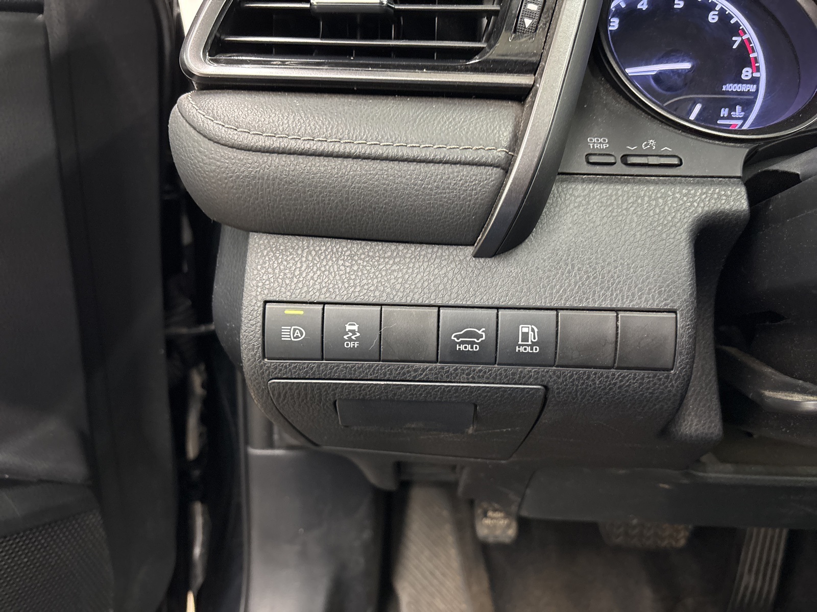 2022 Toyota Camry SE photo 8