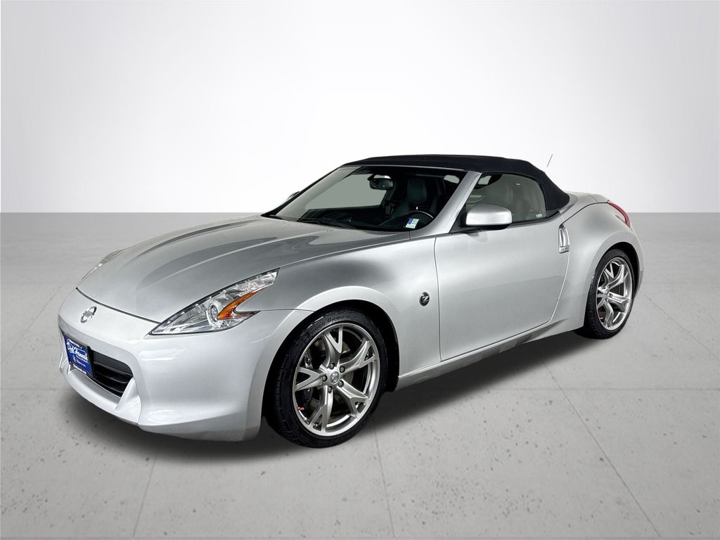 2011 Nissan 370Z Touring photo 2