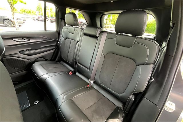 2025 Jeep Grand Cherokee Altitude photo 11