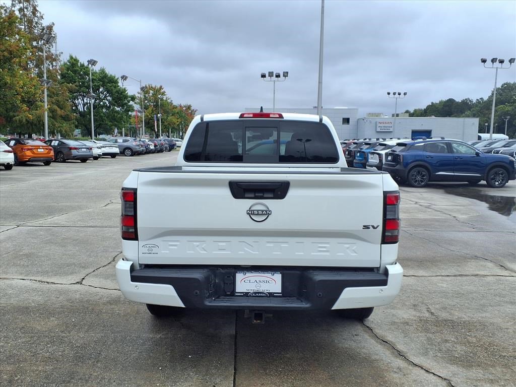 2022 Nissan Frontier Crew Cab SV photo 6