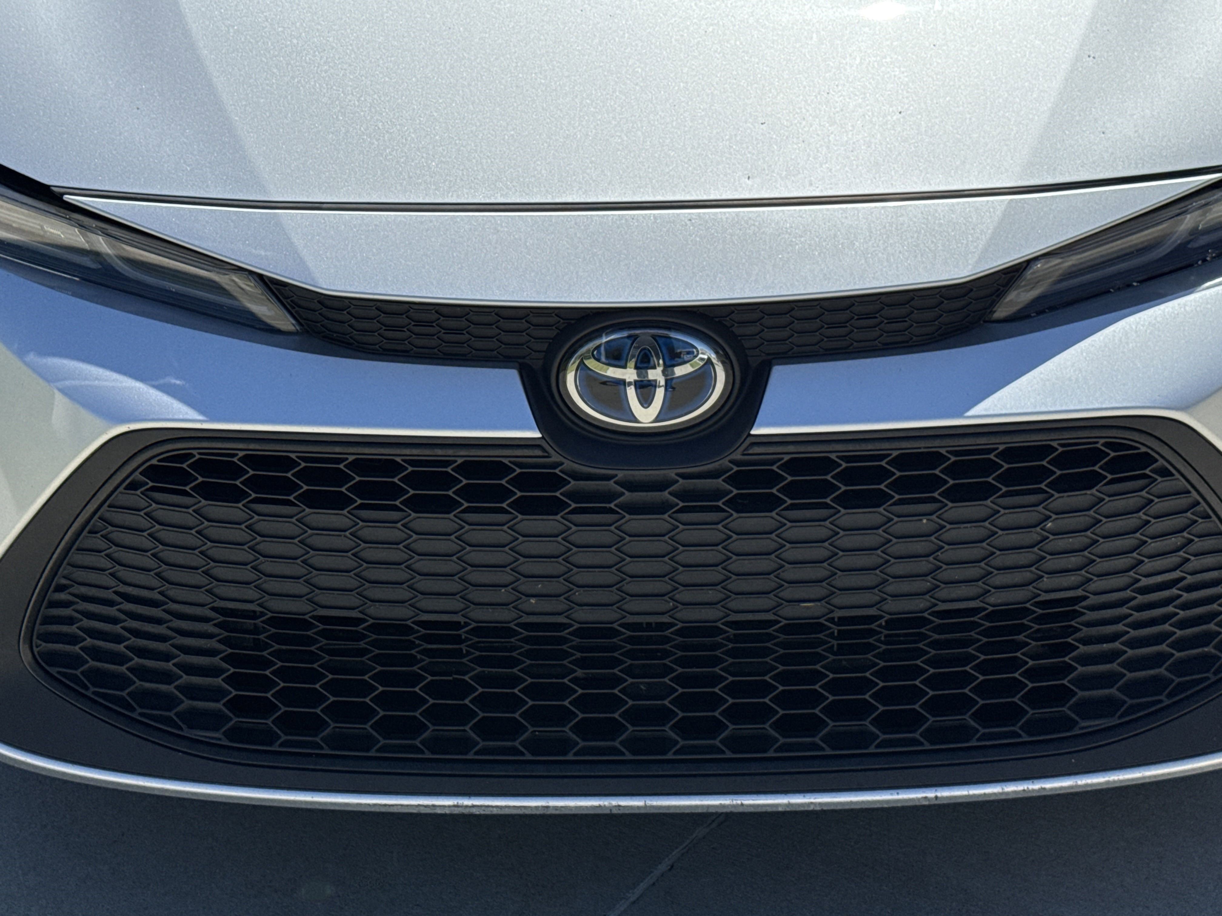 2022 Toyota Corolla Hybrid LE photo 7