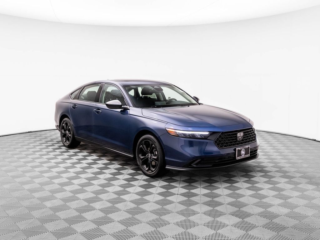 2025 Honda Accord SE photo 4