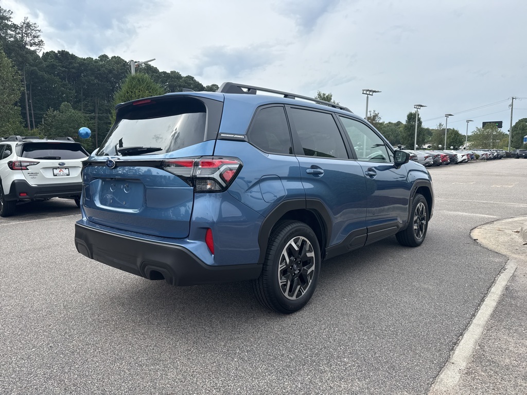 2025 Subaru Forester Premium Base photo 5