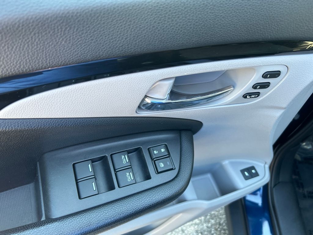 2017 Honda Pilot Touring photo 12