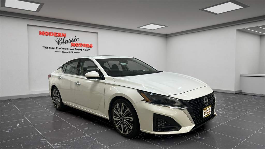 2023 Nissan Altima SL's photo