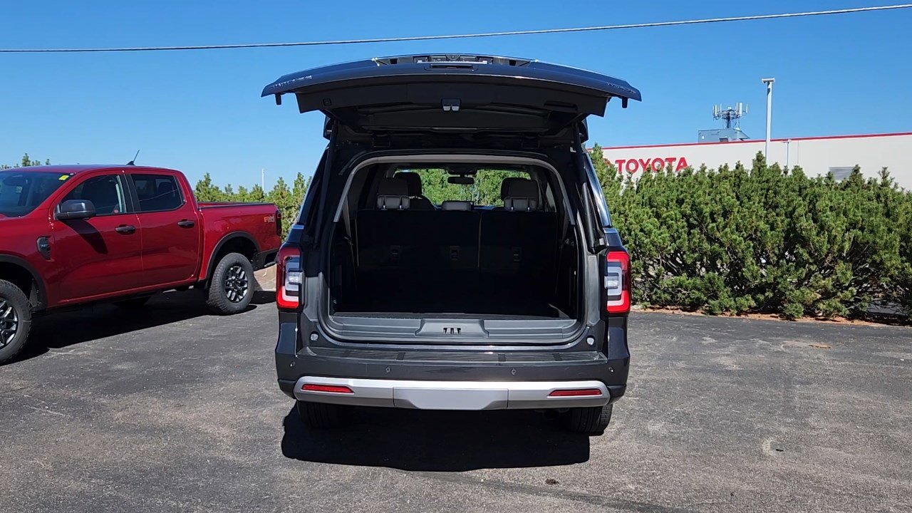 2023 Ford Expedition MAX Limited photo 17