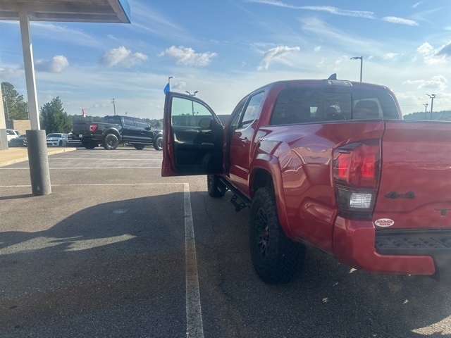 2022 Toyota Tacoma SR5 photo 4