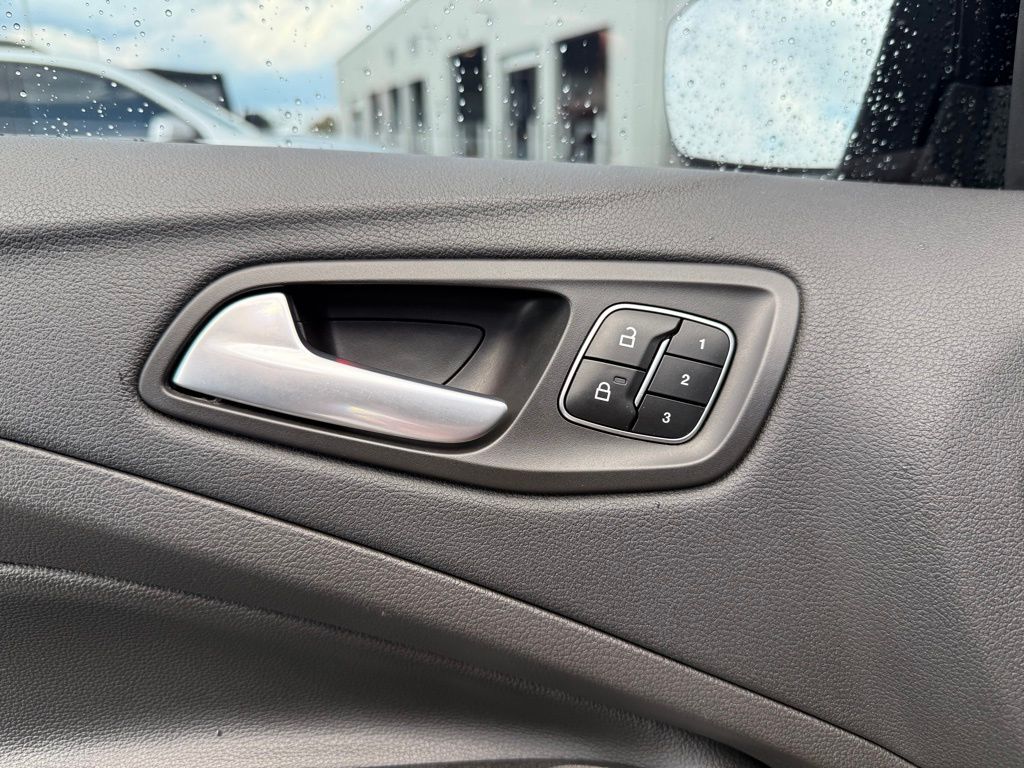 2017 Ford Escape Titanium photo 4