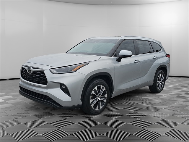 2023 Toyota Highlander XLE's photo