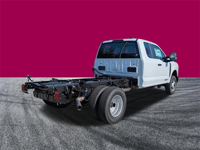 2026 Ford F-350 XL photo 3