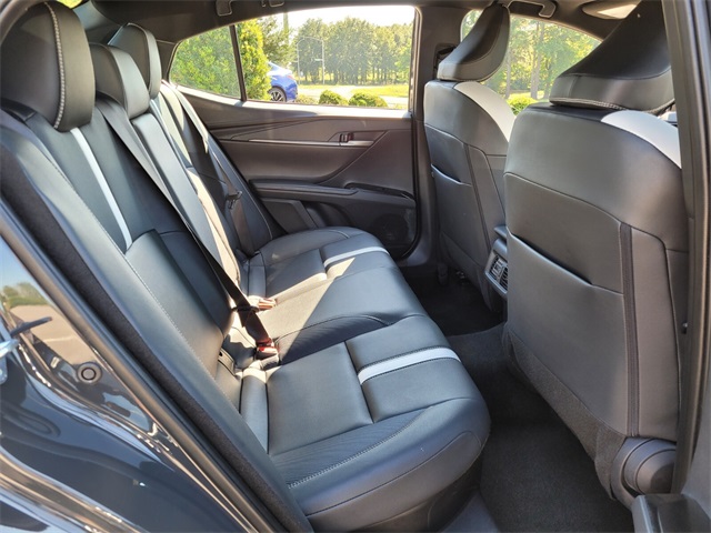 2025 Toyota Camry SE photo 15