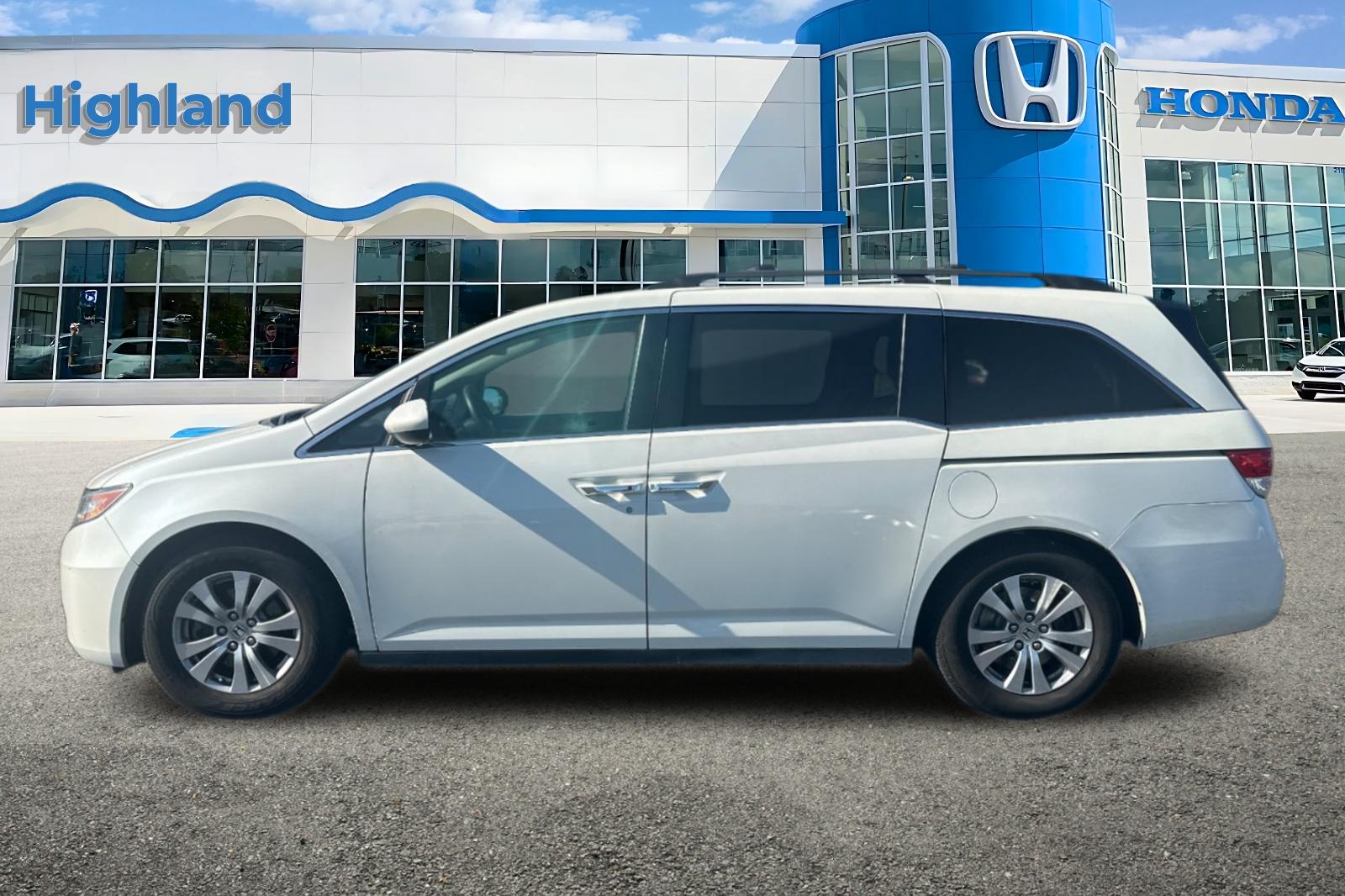 2016 Honda Odyssey EX photo 2