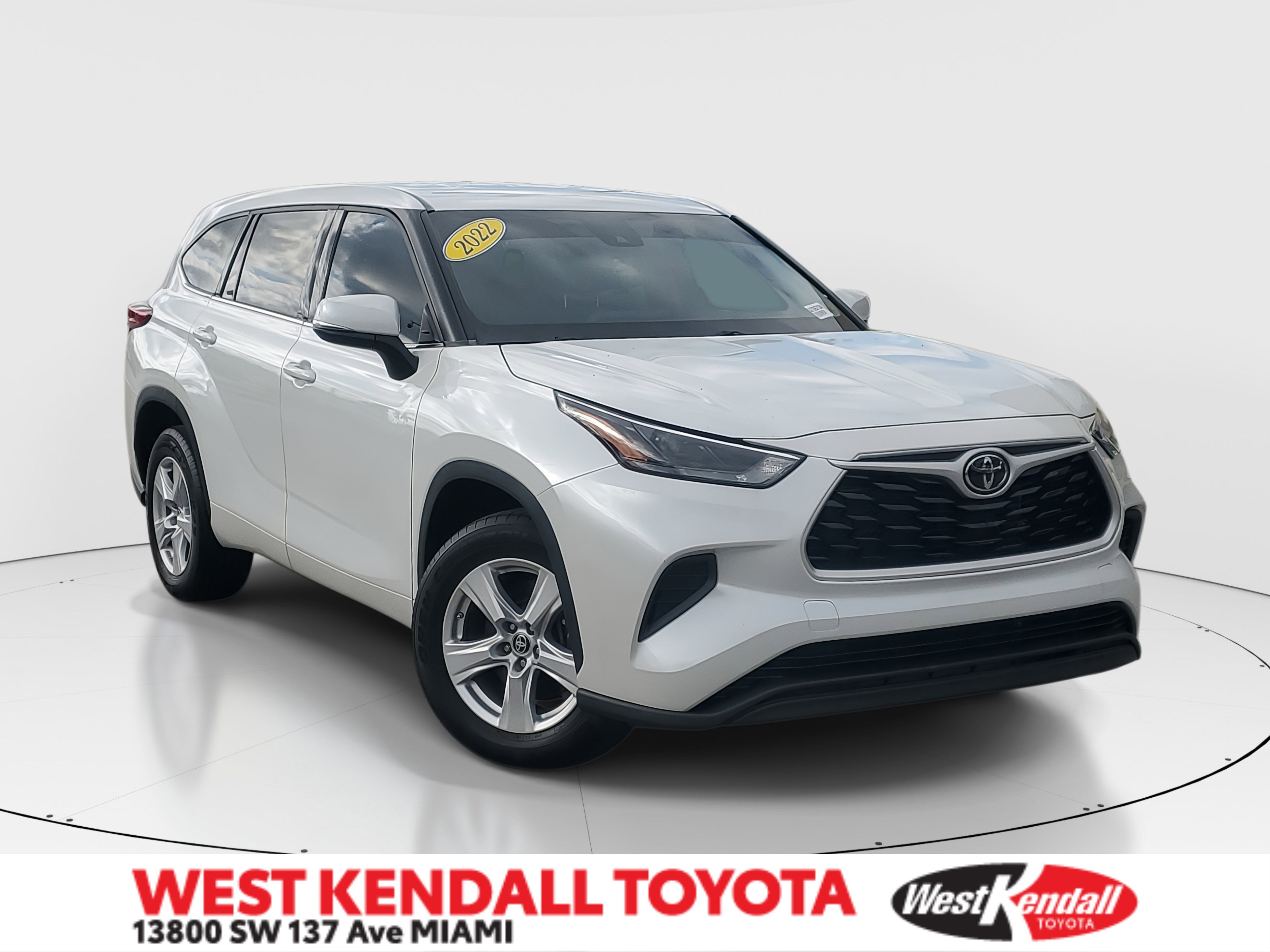2022 Toyota Highlander L's photo