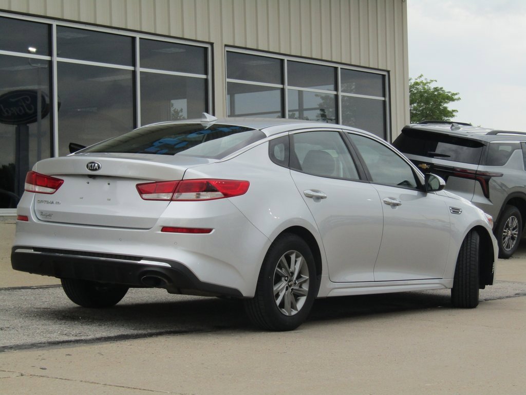 2019 Kia Optima LX photo 3
