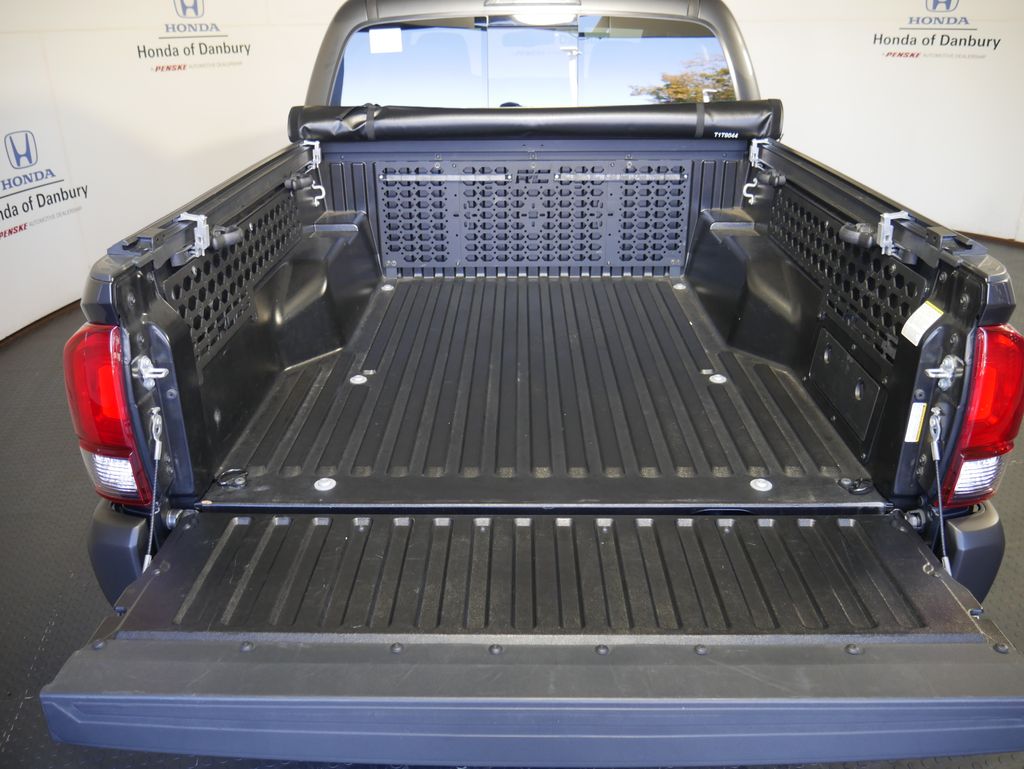 2022 Toyota Tacoma SR5 photo 5