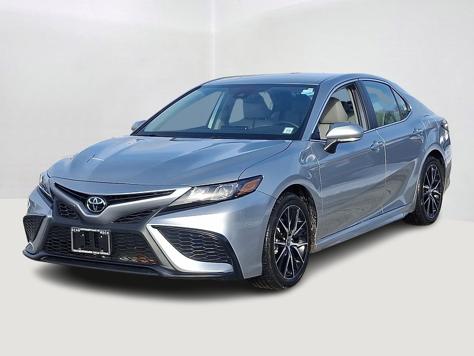 2024 Toyota Camry SE's photo
