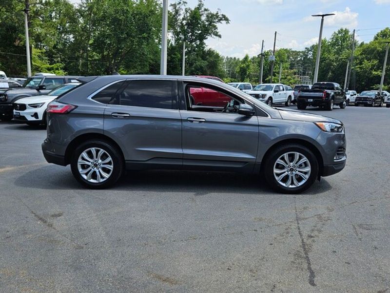 2024 Ford Edge Titanium photo 16
