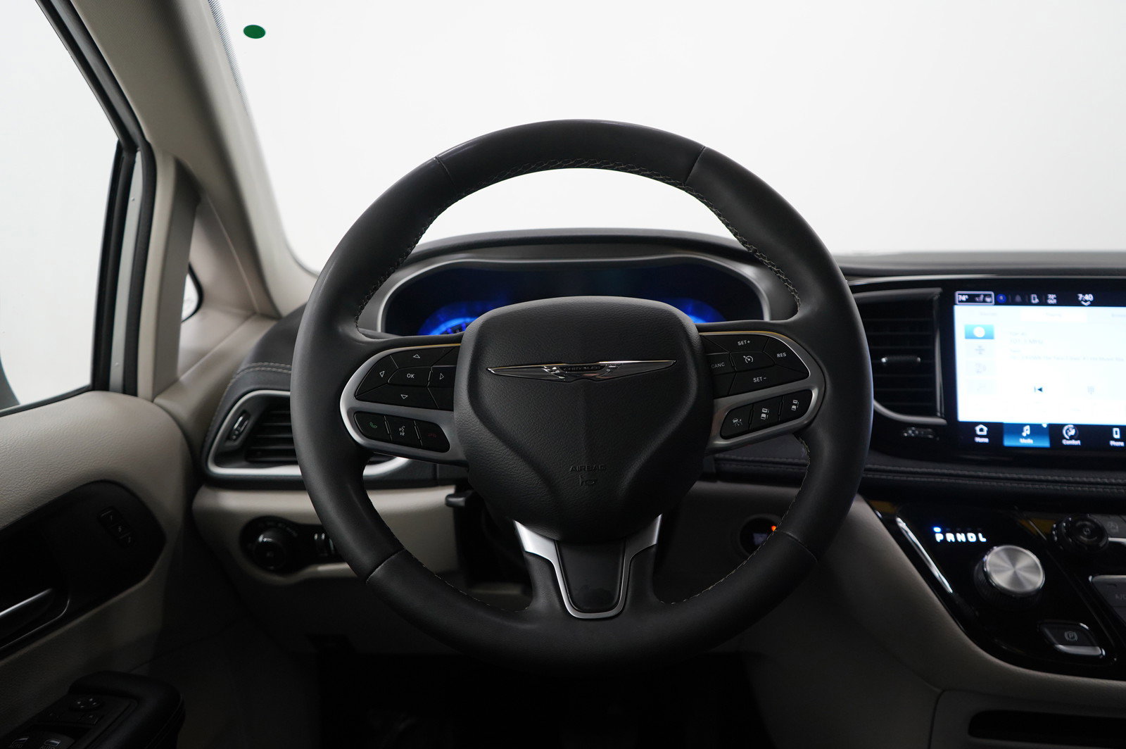 2023 Chrysler Pacifica Touring L photo 14