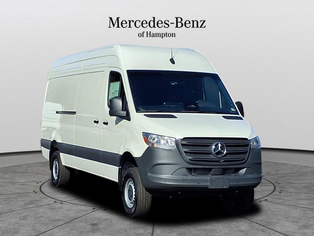 2025 Mercedes-Benz Sprinter Cargo Van Base's photo