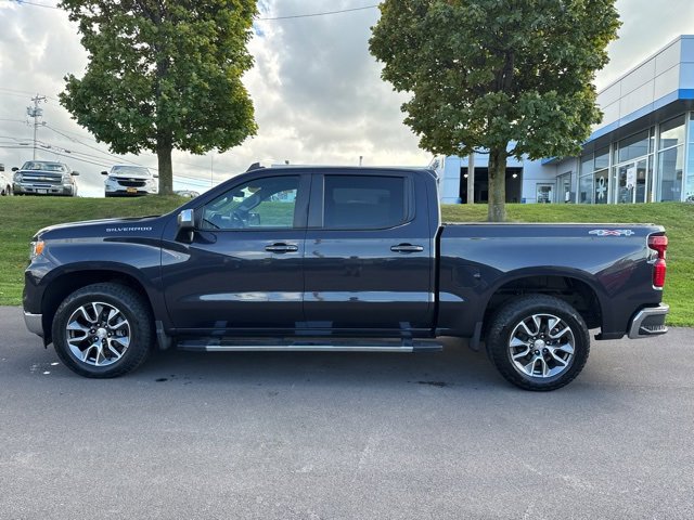 2022 Chevrolet Silverado 1500 LT photo 4