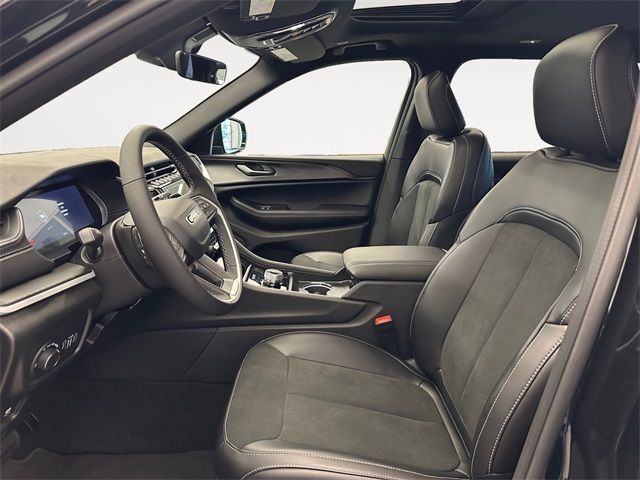 2025 Jeep Grand Cherokee Altitude X photo 7