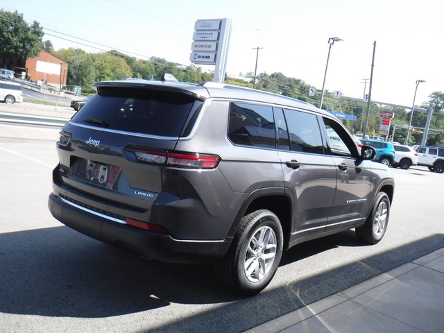 2025 Jeep Grand Cherokee Laredo X photo 8