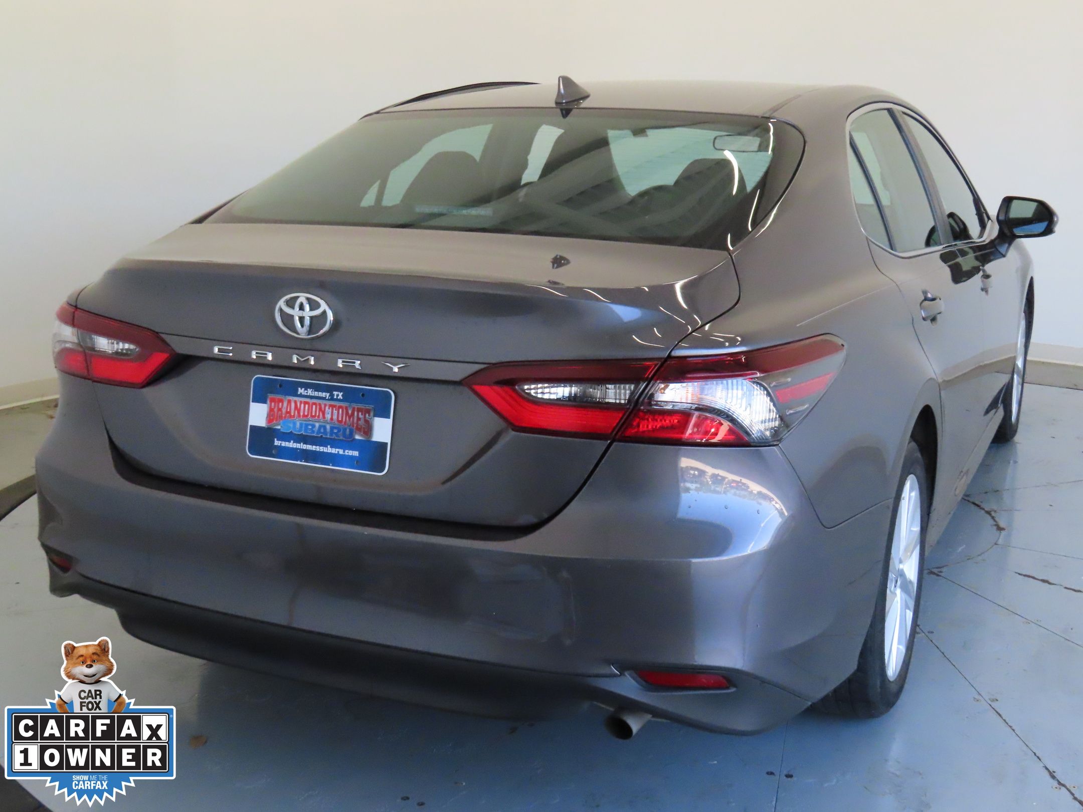 2023 Toyota Camry LE photo 3