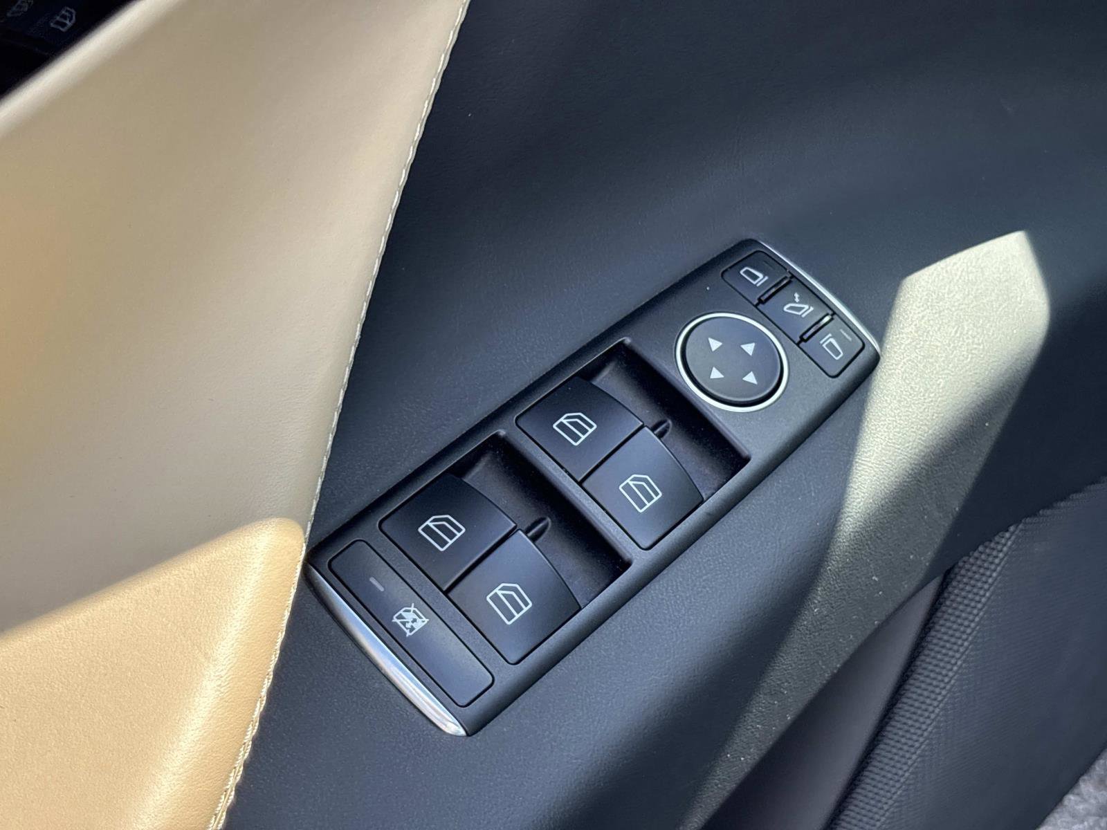 2016 Tesla Model X 90D photo 23