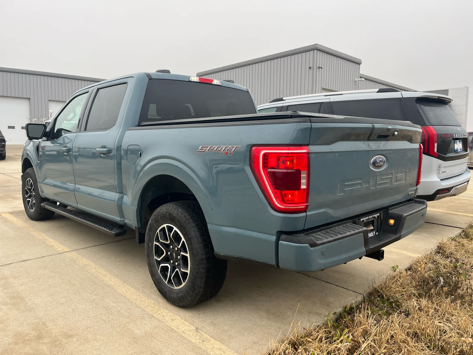2023 Ford F-150 XLT photo 3