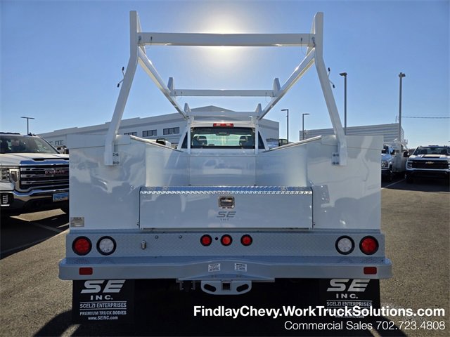 2024 Chevrolet Silverado 5500HD Work Truck photo 3