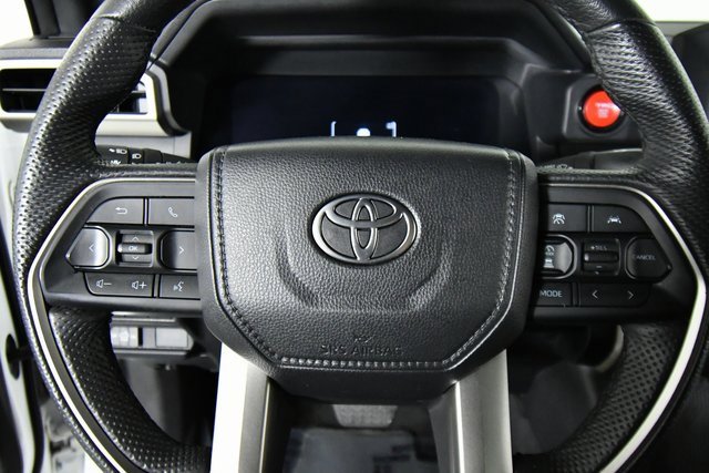 2024 Toyota Tacoma TRD Off-Road photo 2