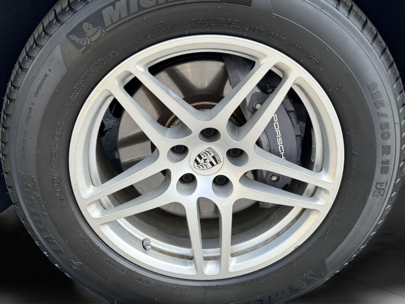 2021 Porsche Macan Base photo 62