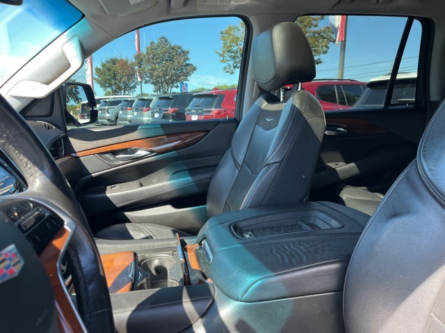2017 Cadillac Escalade Premium Luxury photo 8