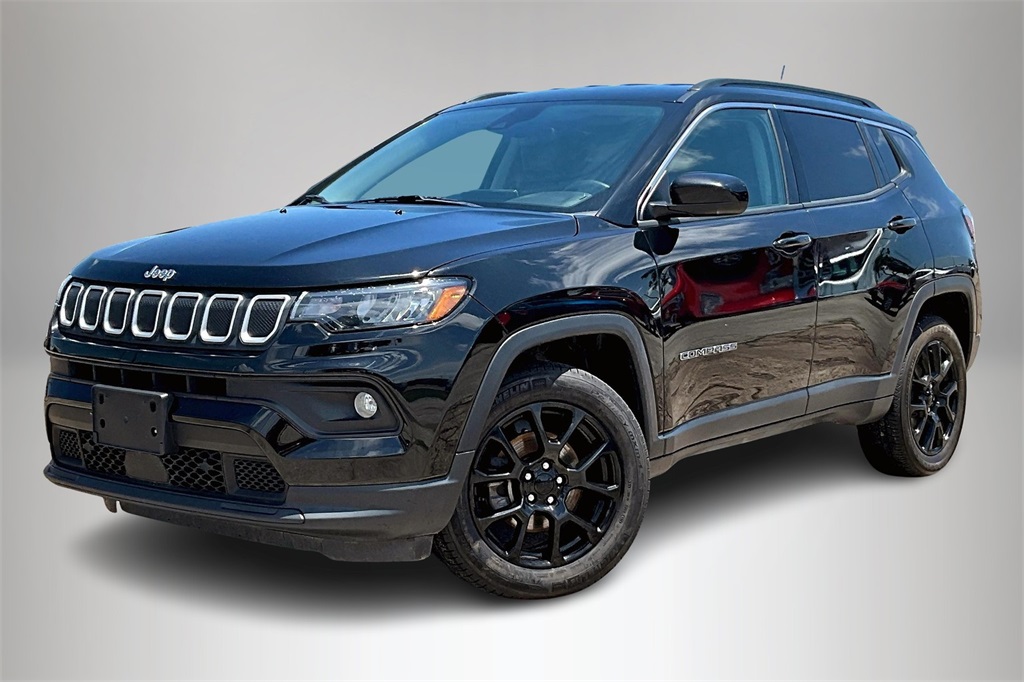 Certified 2022 Jeep Compass Latitude Lux with VIN 3C4NJDFB2NT130150 for sale in Alvin, TX