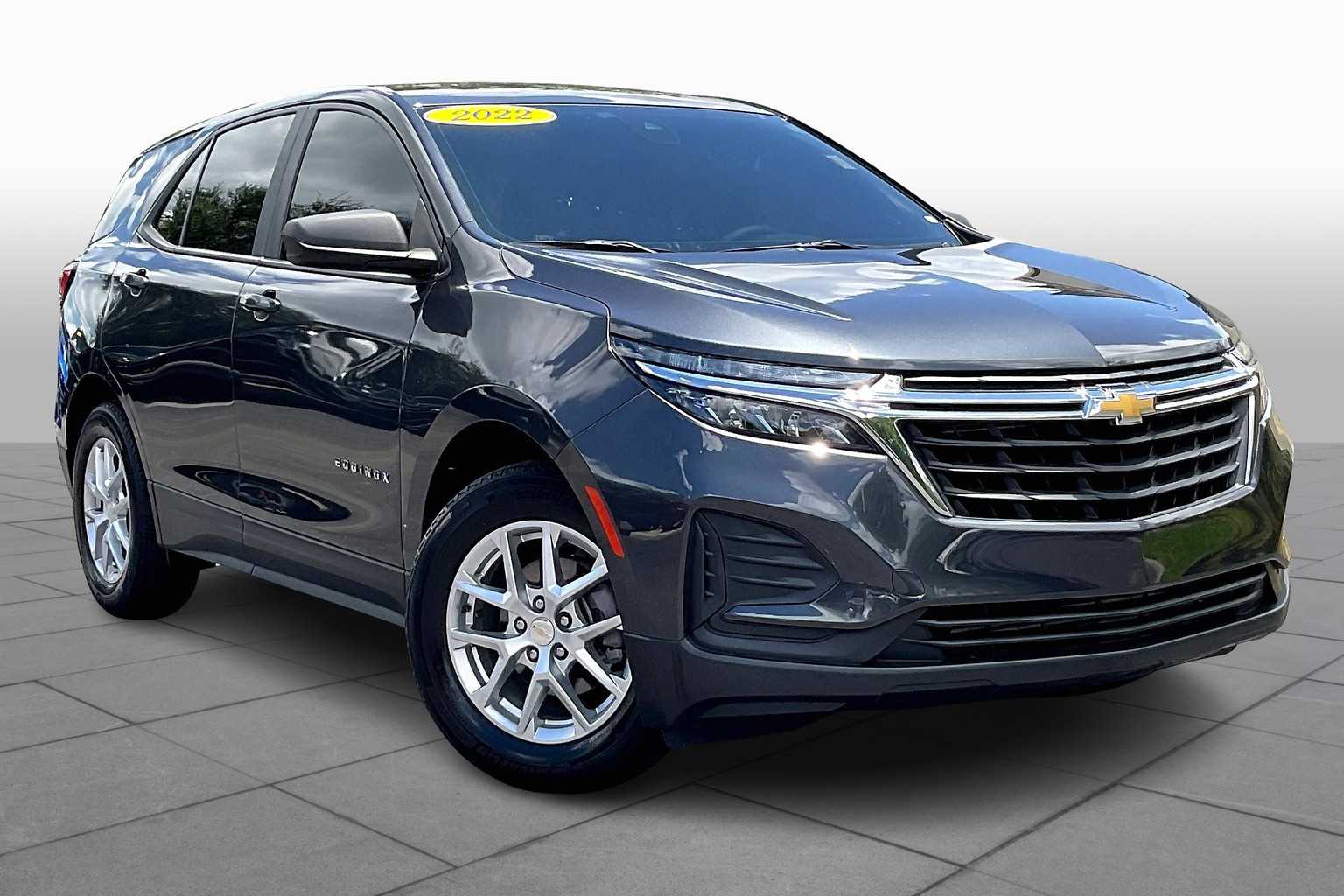 2022 Chevrolet Equinox LS photo 2