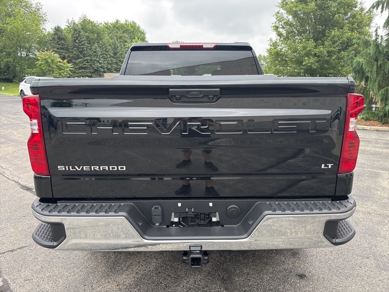 2025 Chevrolet Silverado 1500 LT photo 4