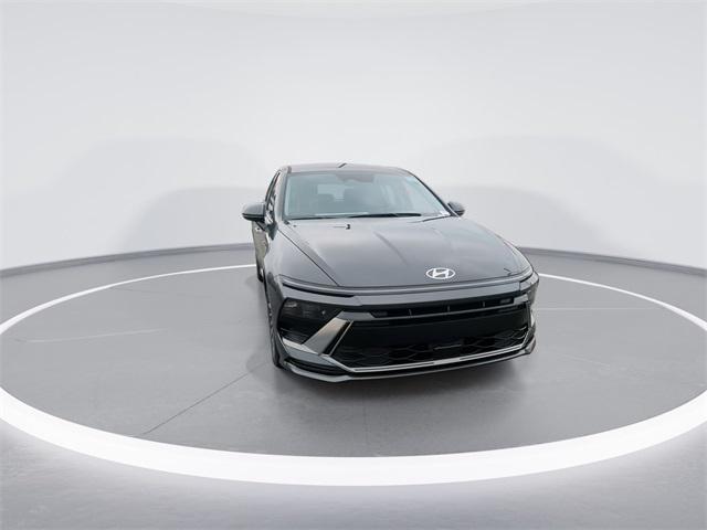 2025 Hyundai Sonata Hybrid SEL photo 2