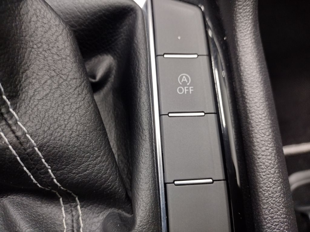 2023 Volkswagen Taos SE photo 29