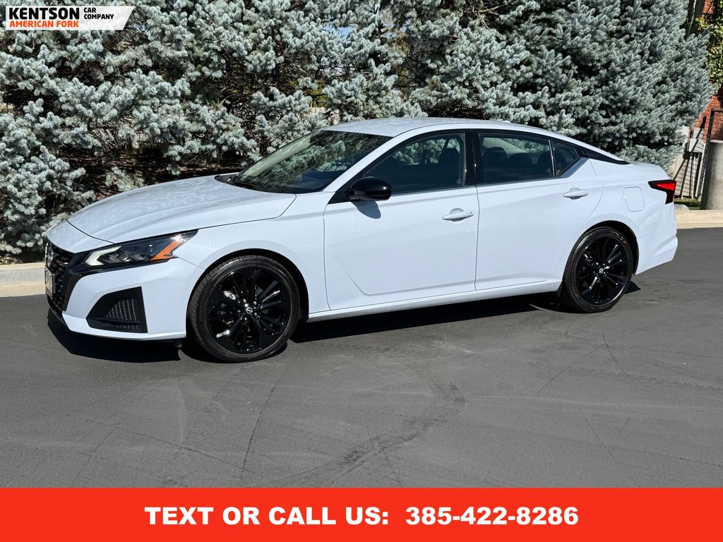 2023 Nissan Altima SR