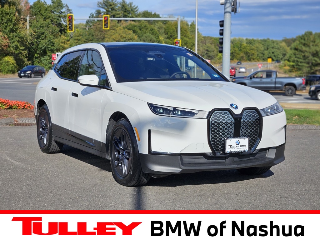 2024 BMW iX Base's photo