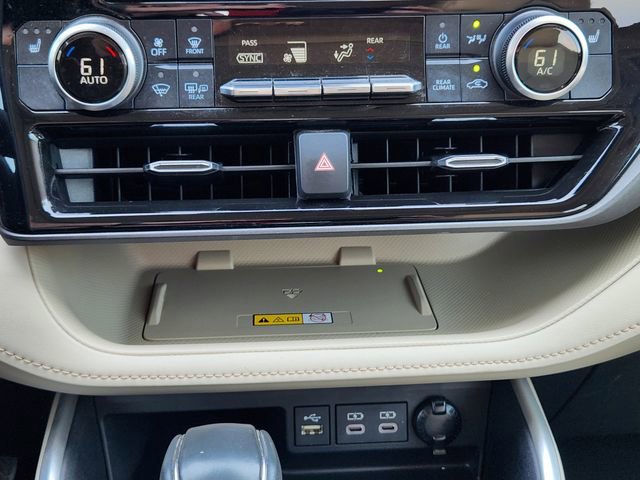 2023 Toyota Highlander L photo 19