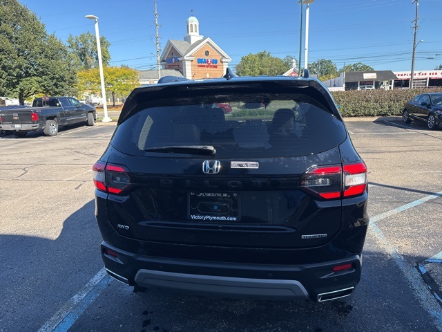 2025 Honda Pilot Touring photo 4