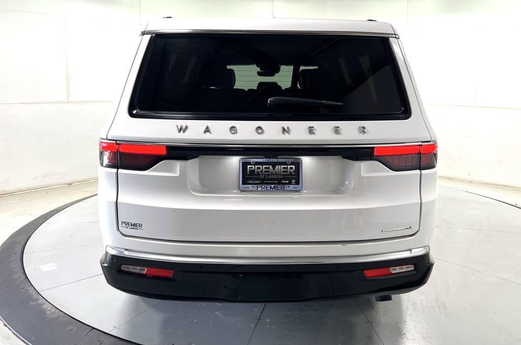 2023 Jeep Wagoneer L Series II photo 9
