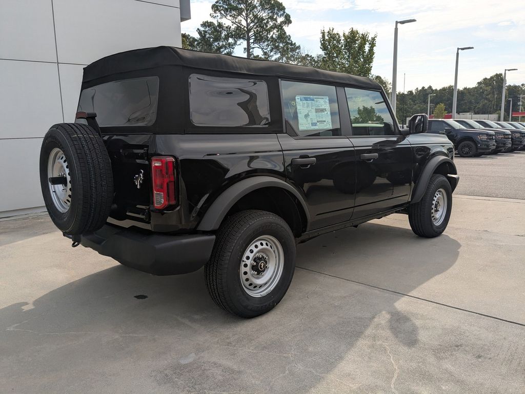 2025 Ford Bronco Base photo 4