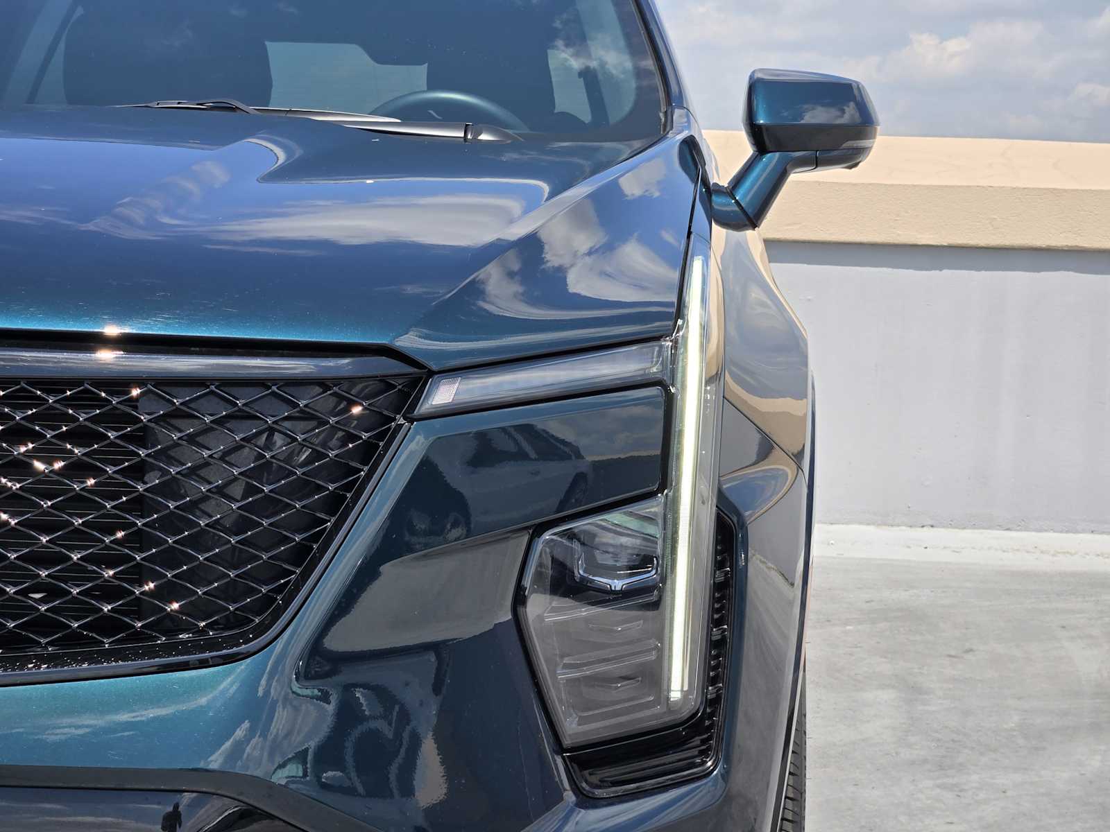 2025 Cadillac XT4 Sport photo 5