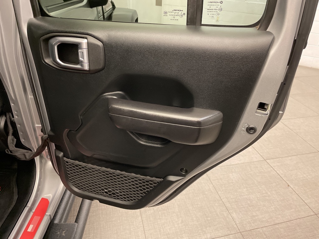 2021 Jeep Gladiator Rubicon photo 25