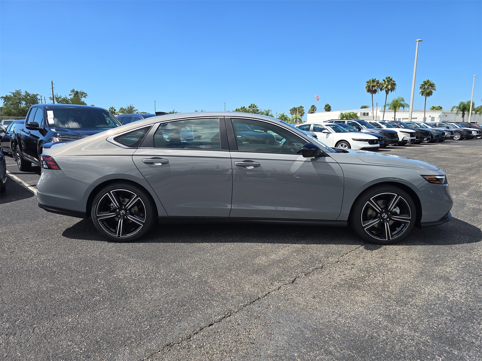 2025 Honda Accord Hybrid Sport photo 2