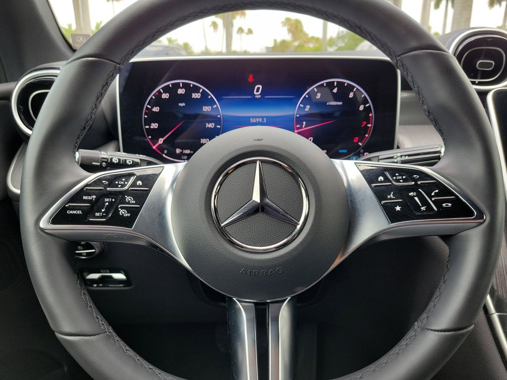 2025 Mercedes Benz GLC 300 photo 15
