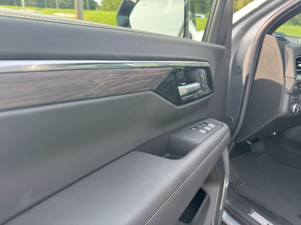 2025 Chevrolet Tahoe Premier photo 15