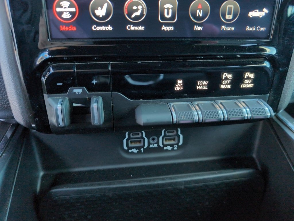 2020 Ram 1500 Laramie photo 19